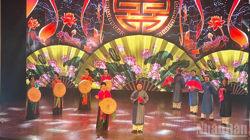 Bộ Chính trị: Chọn ngày 24-11 là Ngày Văn hóa Việt Nam, được nghỉ lễ