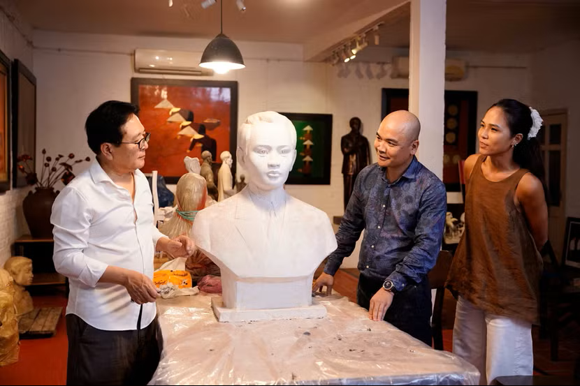 Hoàn thiện khuôn mẫu, chuẩn bị đúc tượng đồng cố Tổng Bí thư Hà Huy Tập – Dấu ấn nghệ thuật tôn vinh danh nhân cách mạng